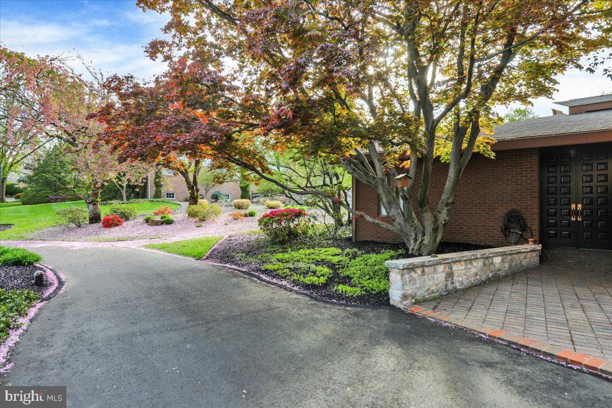 1617 Meadowlark Rd photo 7