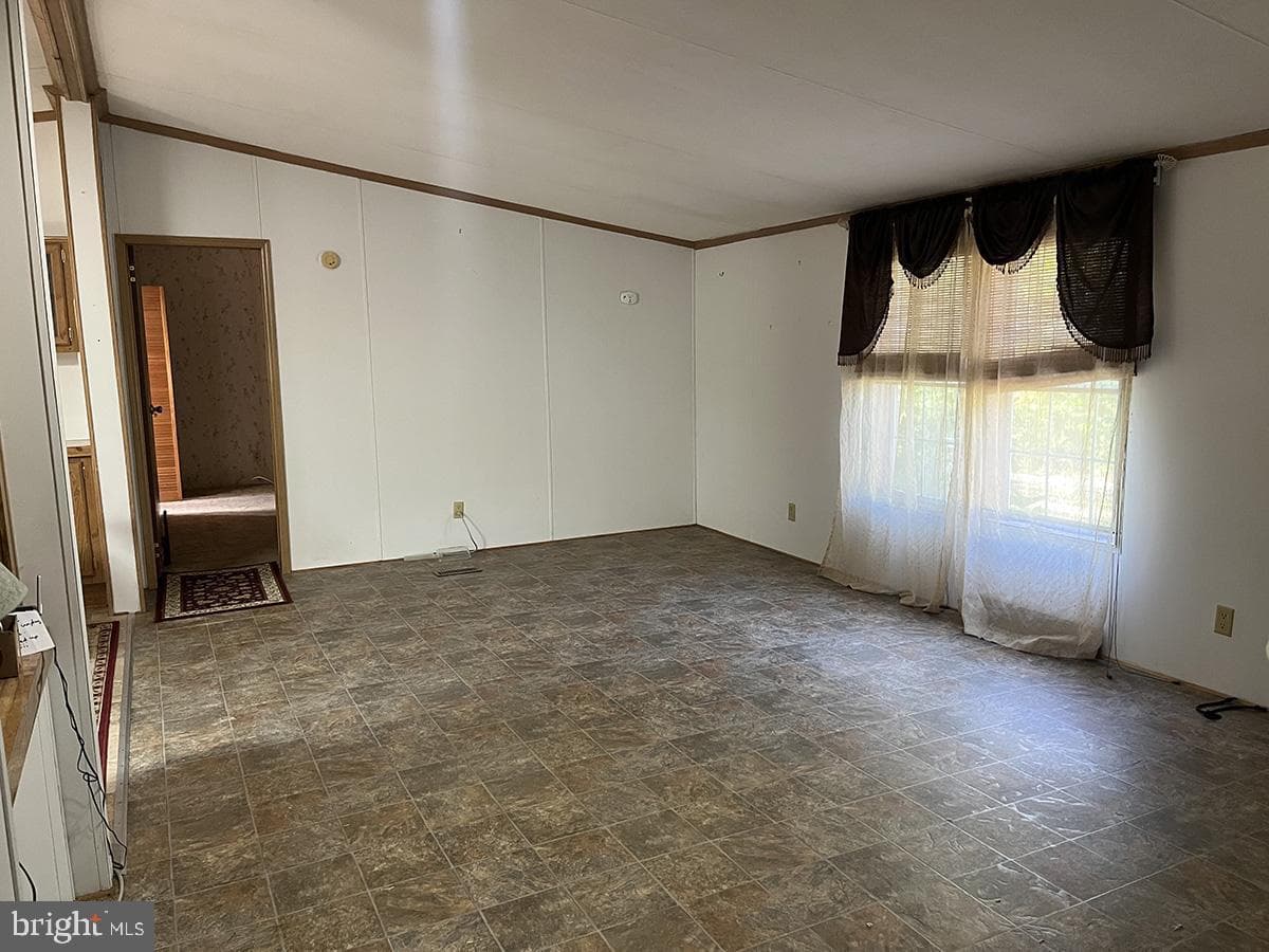 1011 Valley Court photo 3