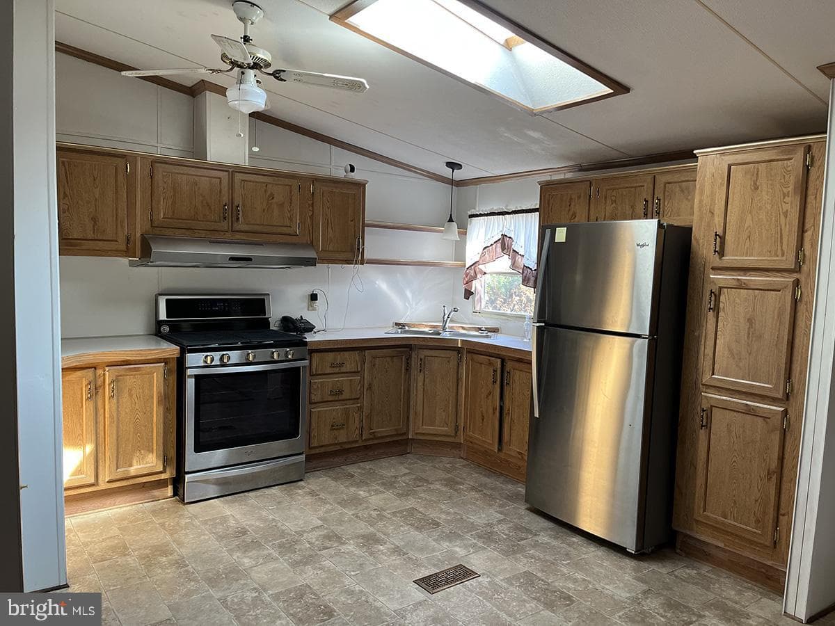 1011 Valley Court photo 6
