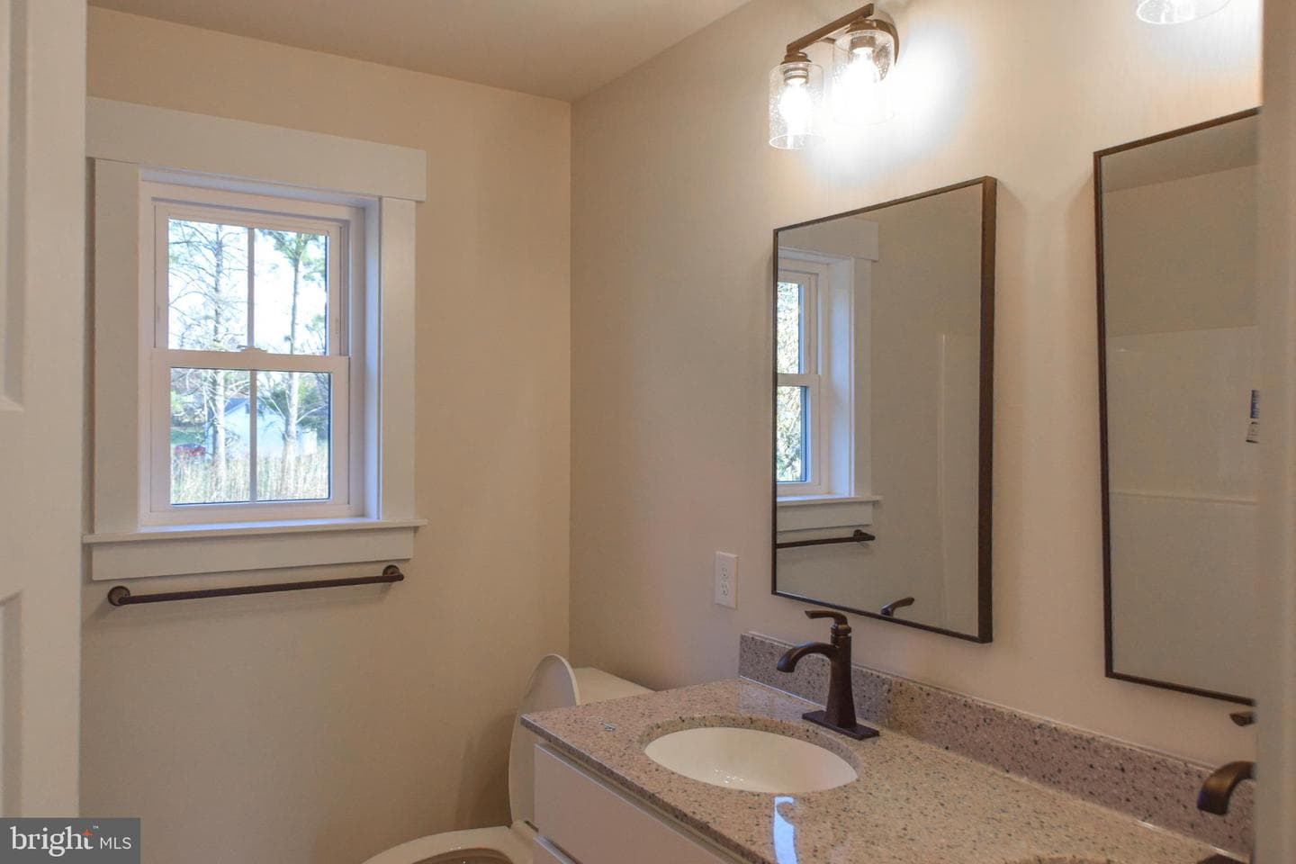 217 E Wilson Avenue photo 19