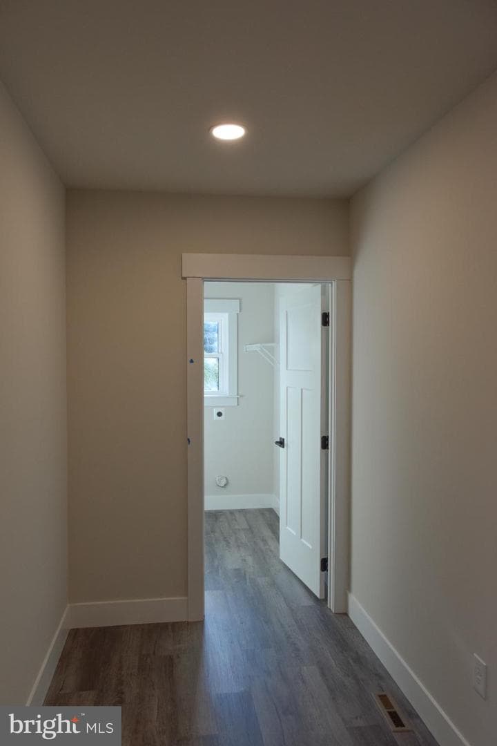 217 E Wilson Avenue photo 27