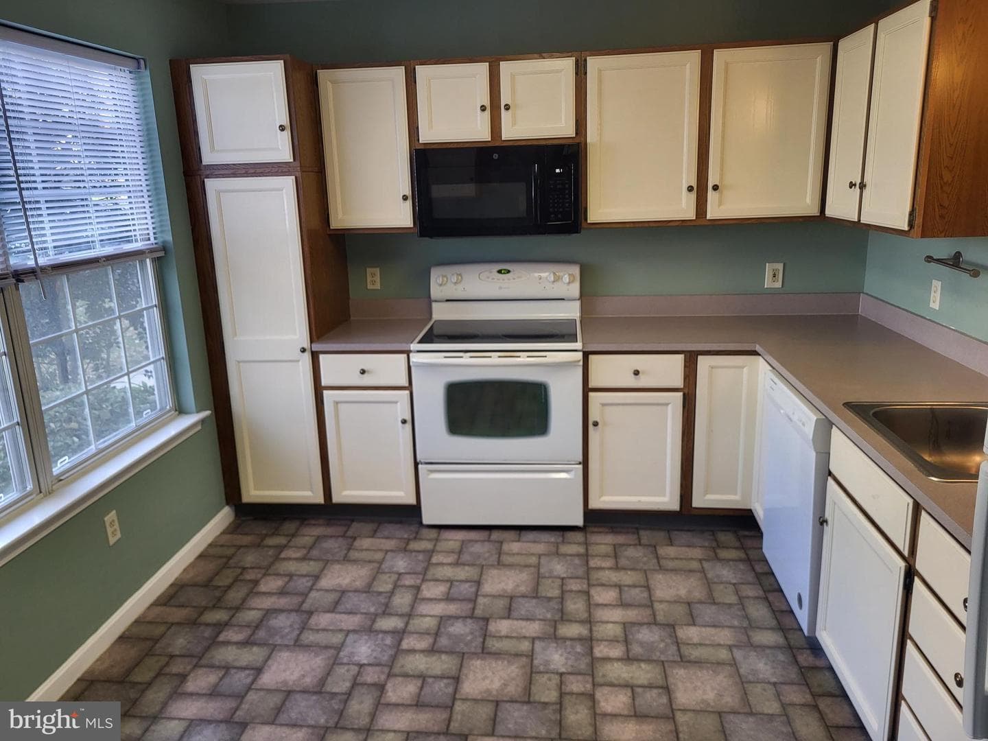 118 Laurel Court photo 6