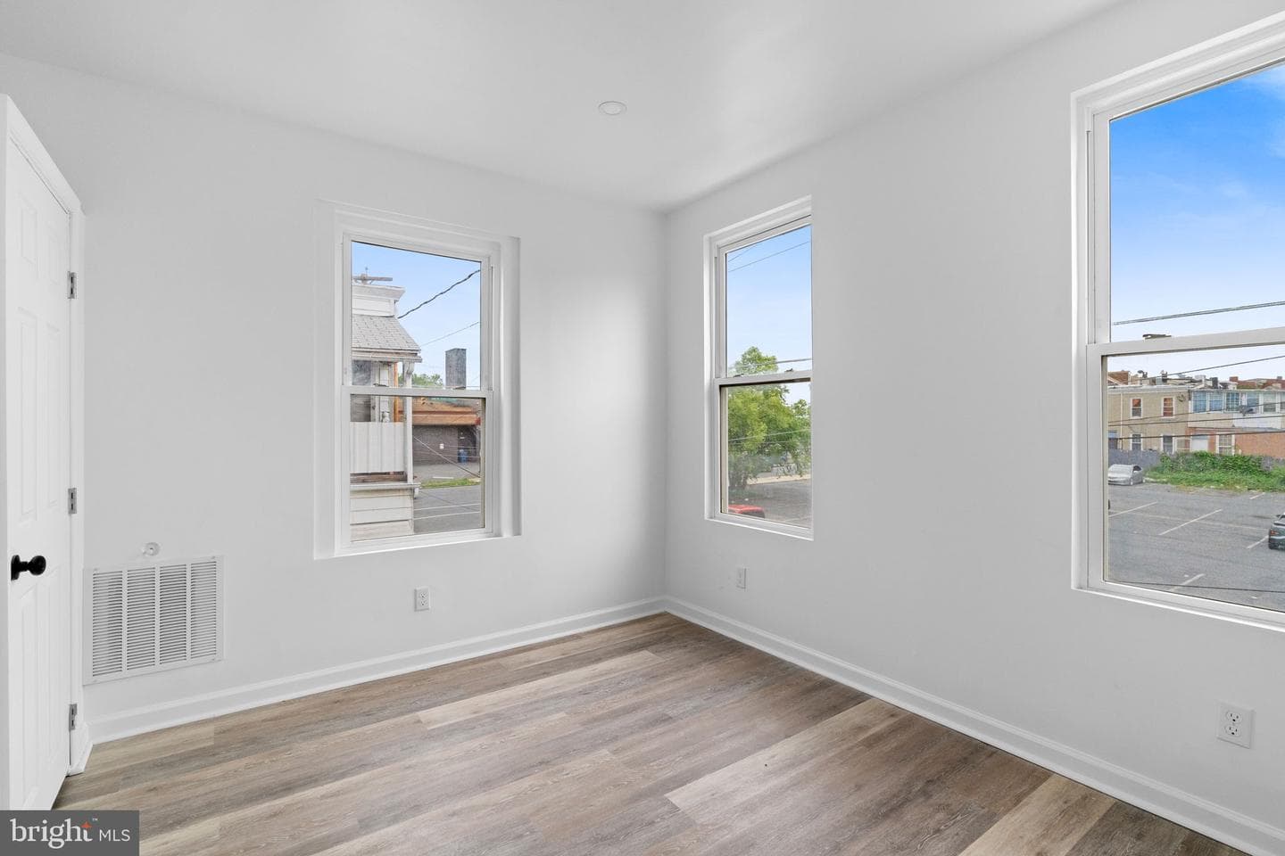910 Pike Street photo 21