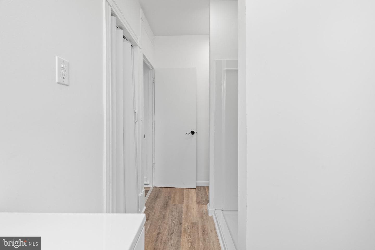 910 Pike Street photo 32