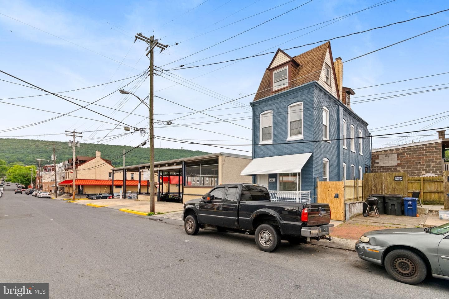910 Pike Street photo 4