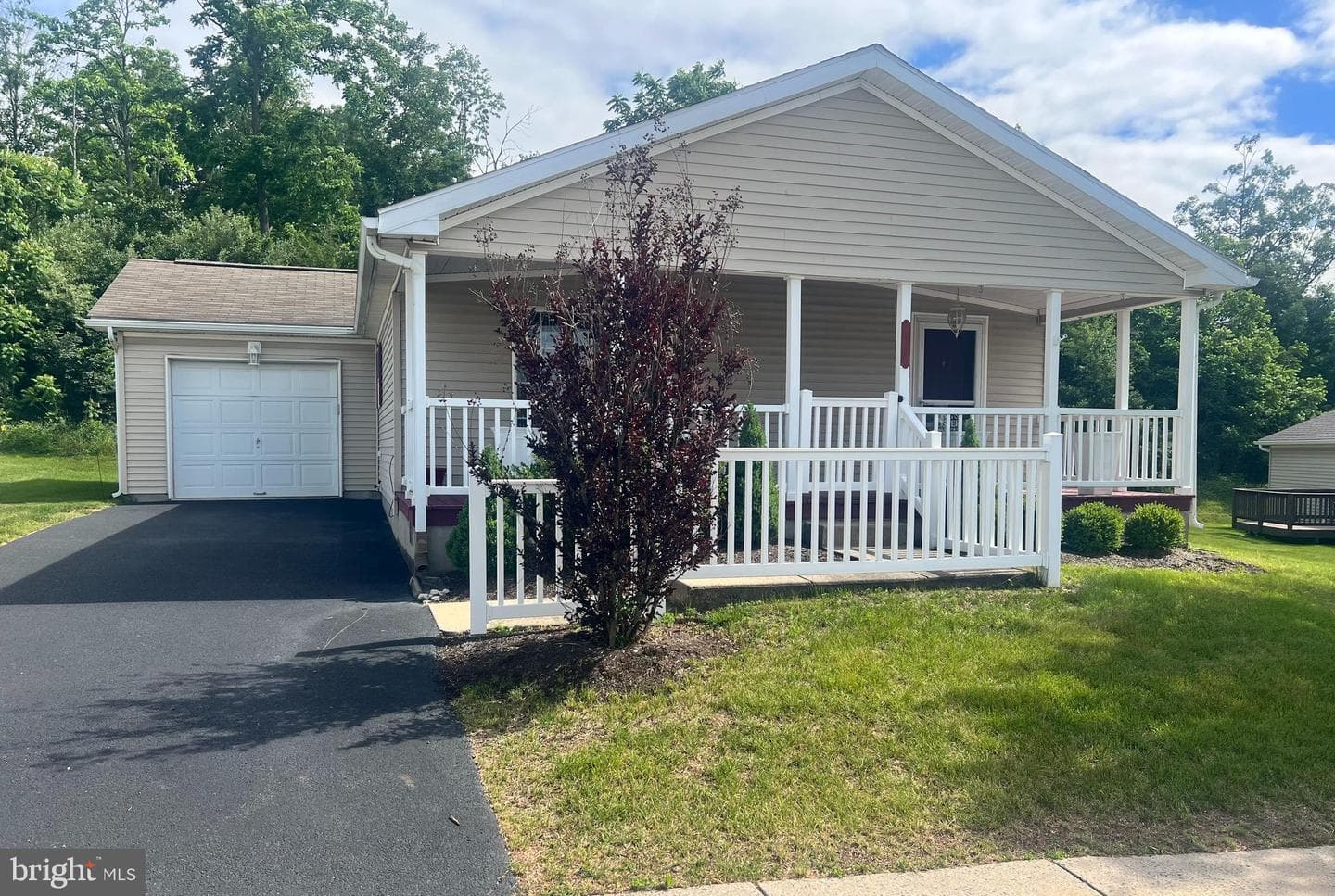 66 Random Road, Douglassville