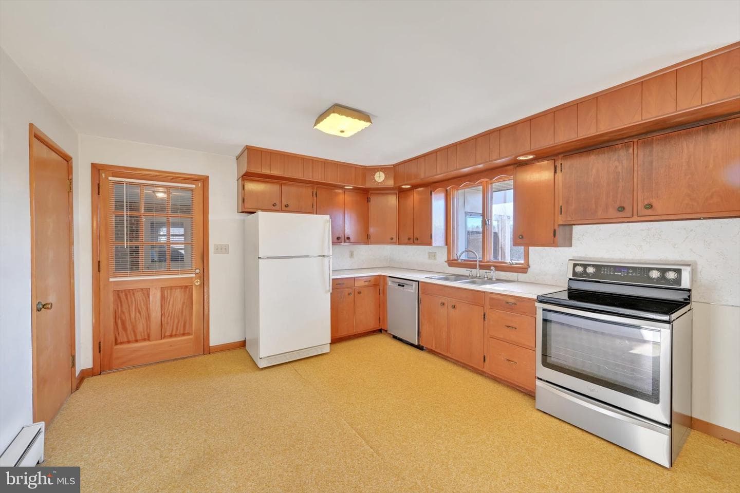 3137 E Galen Hall Road photo 7
