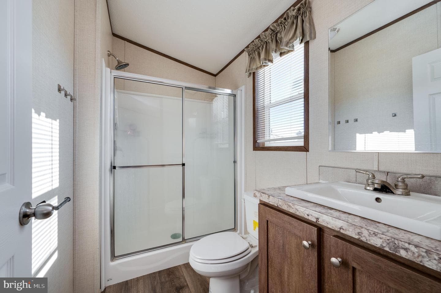 312 Hampshire Avenue photo 15