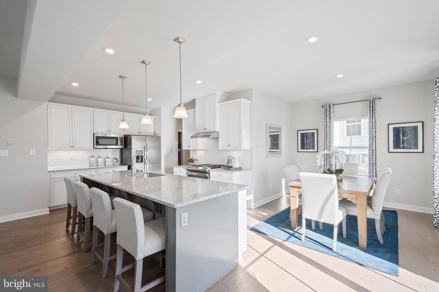137 Dithridge Dr photo 2