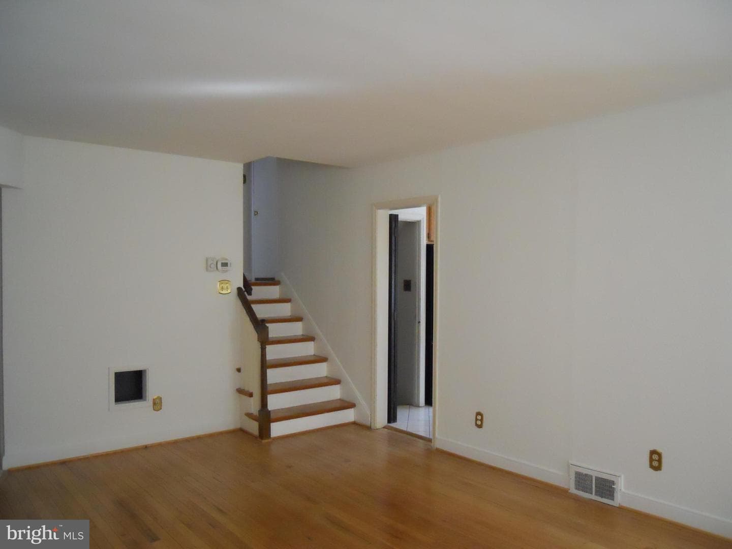 909 Brighton Avenue photo 12