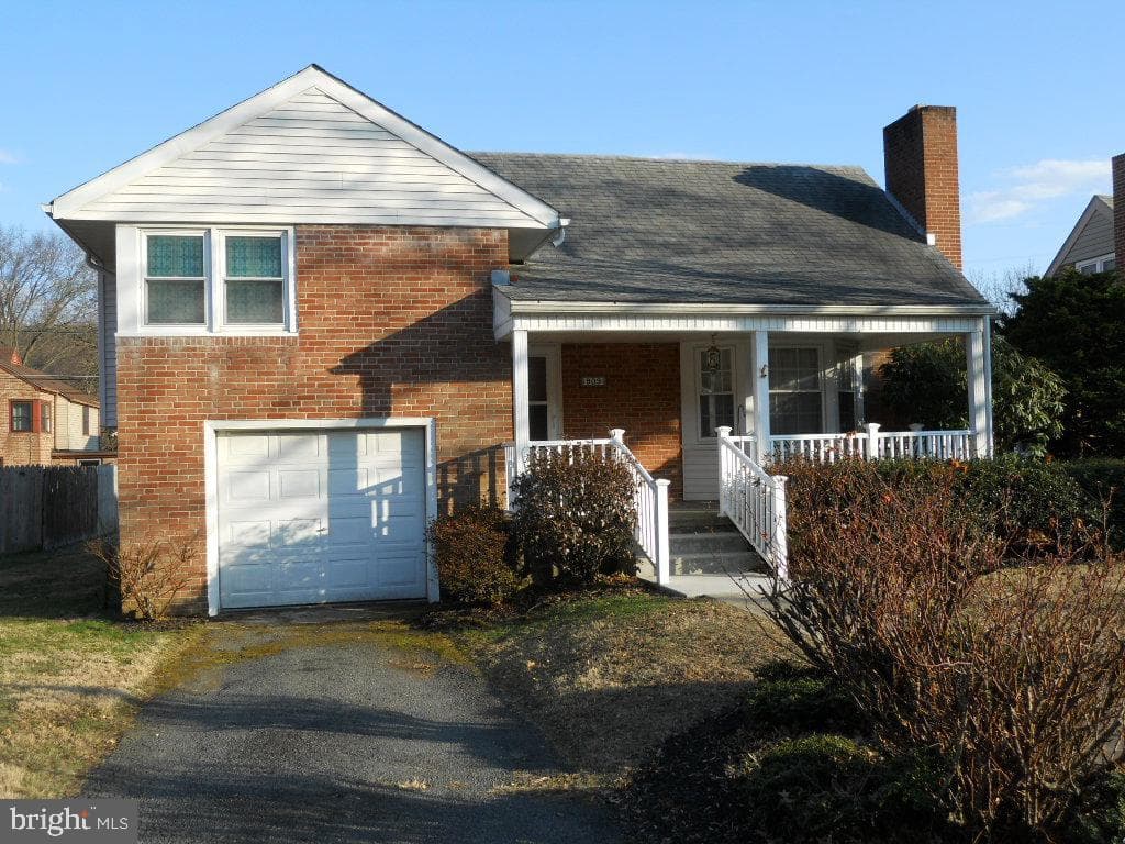 909 Brighton Avenue photo 2