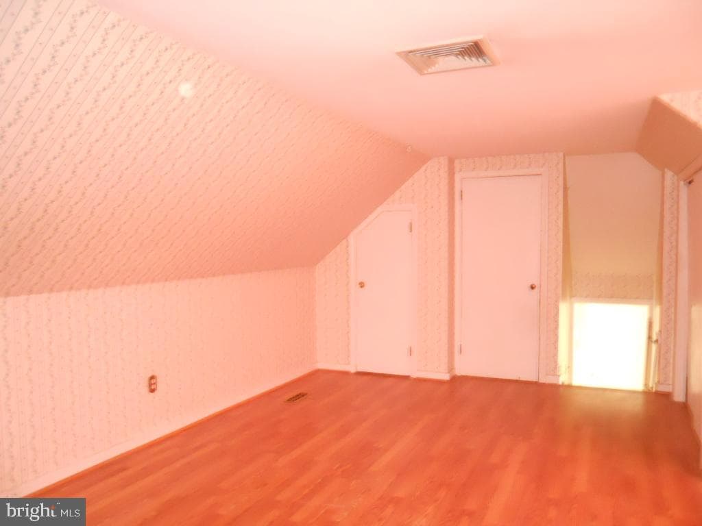 909 Brighton Avenue photo 32