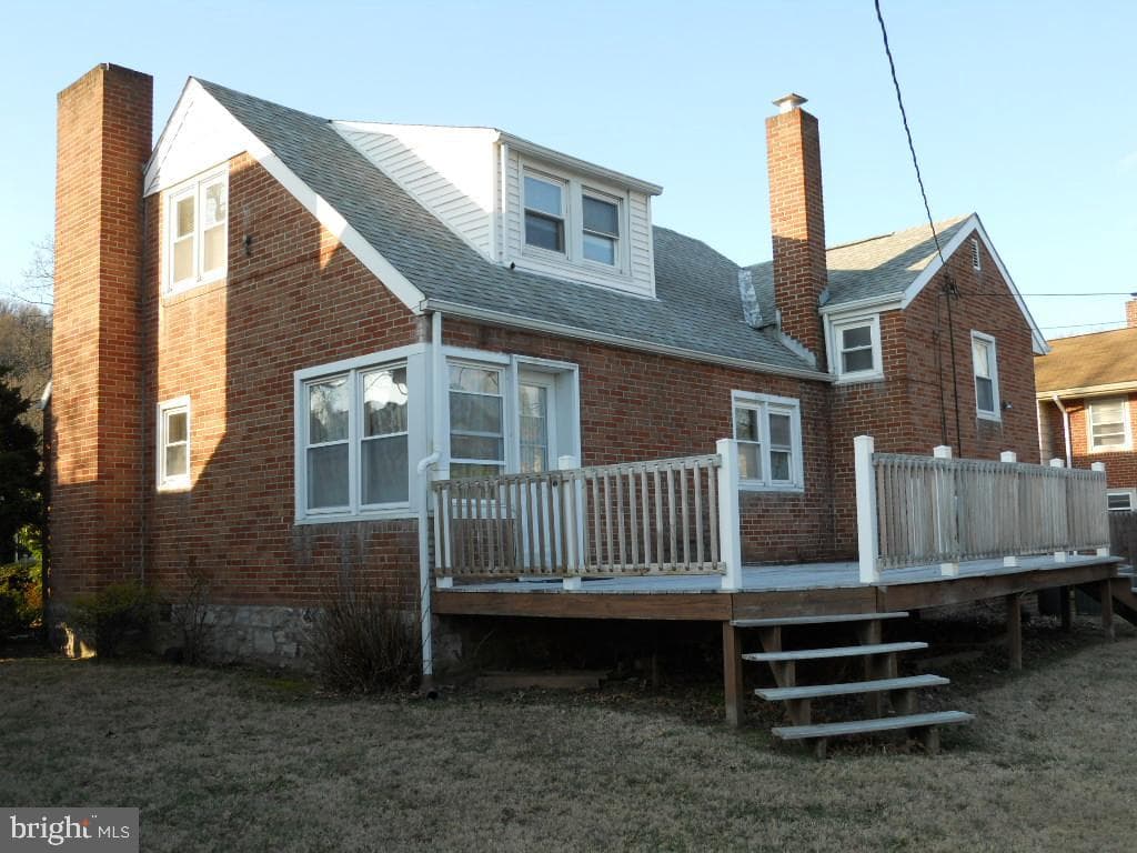 909 Brighton Avenue photo 5