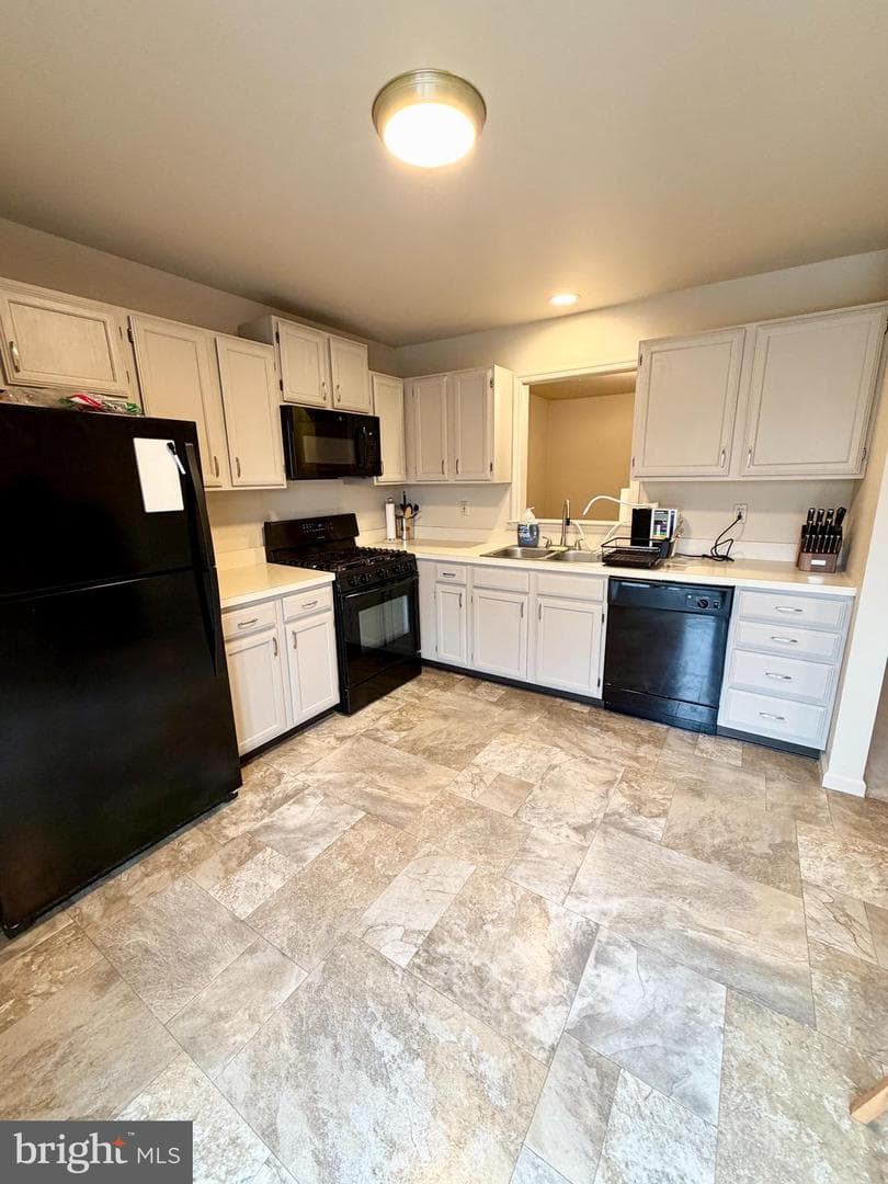 71 Winchester Court photo 40