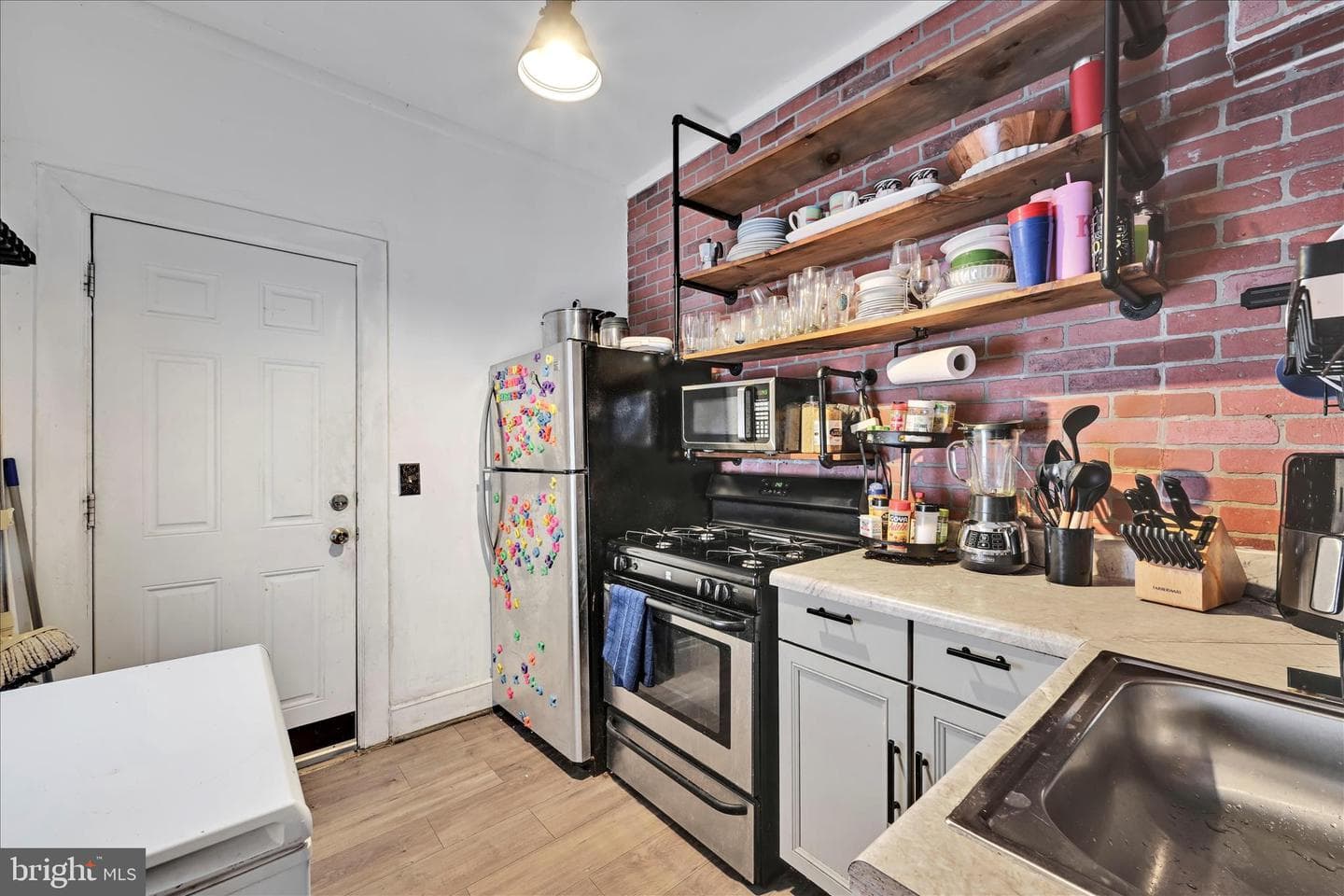 413 Rosenthal Street photo 10