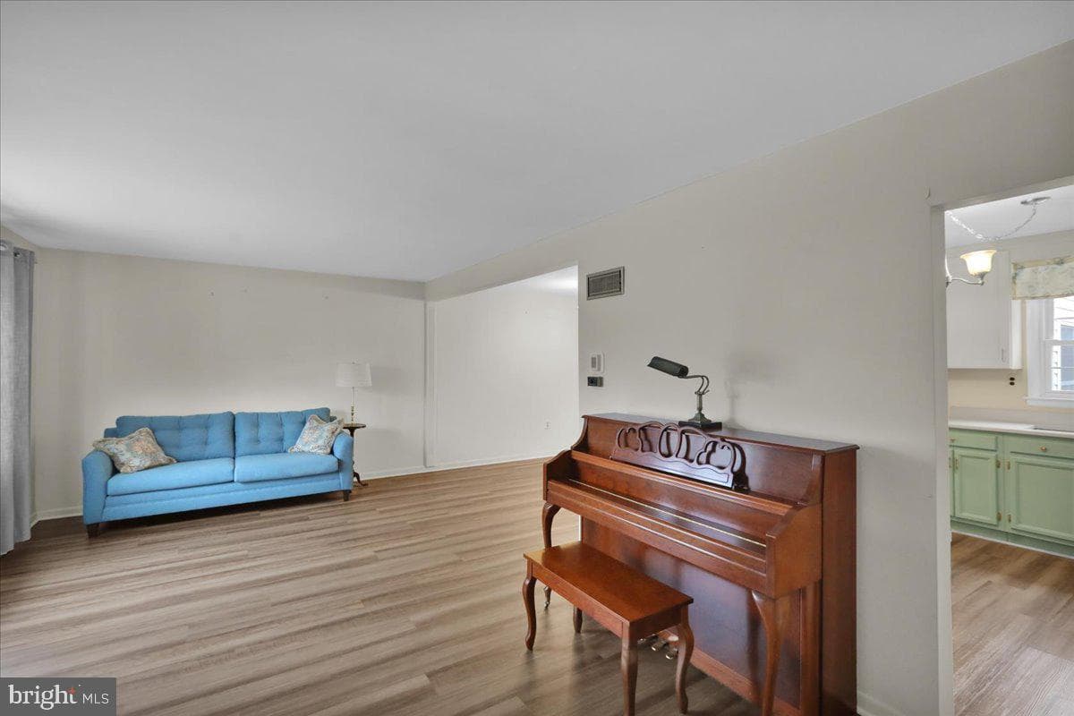 28 Cheltenham Drive photo 6