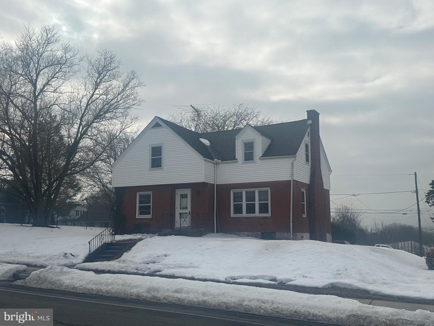326 4th Street photo 4