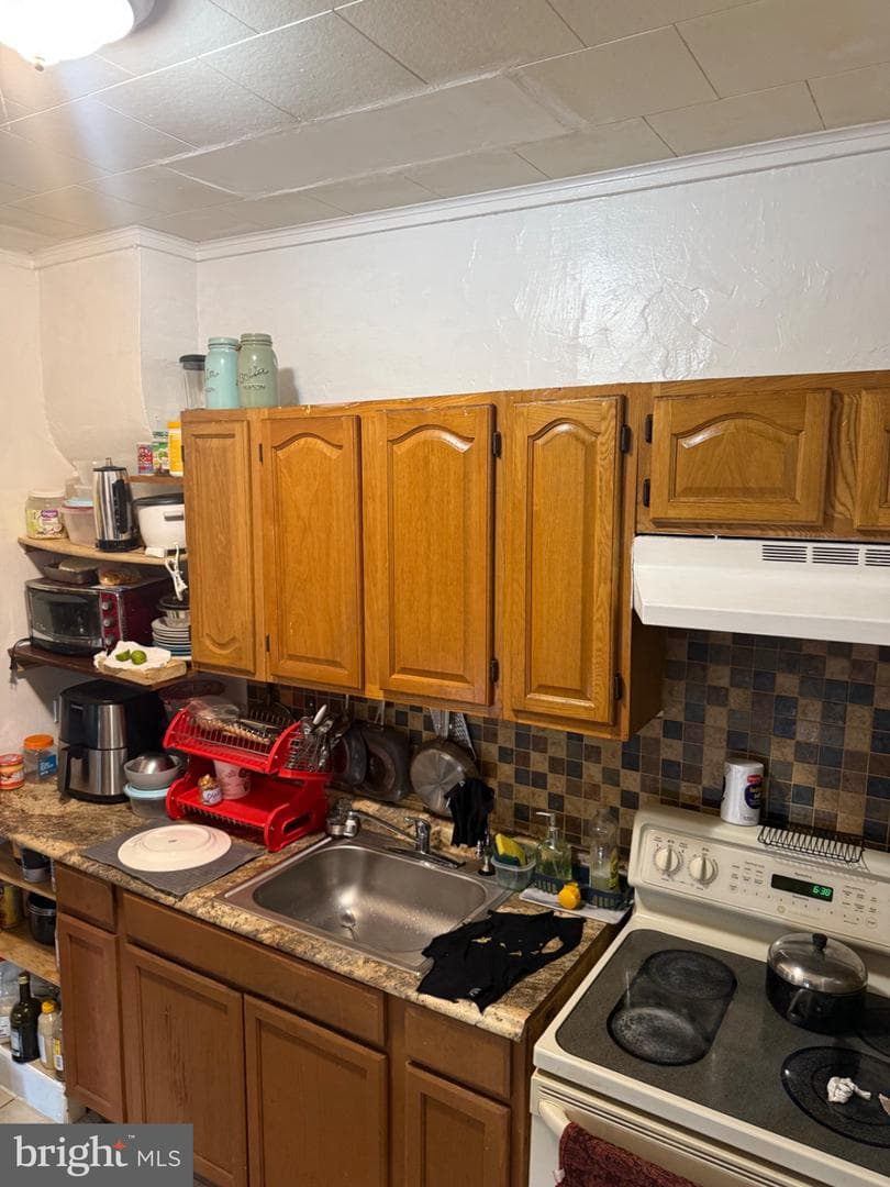 115 W Elm Street photo 4