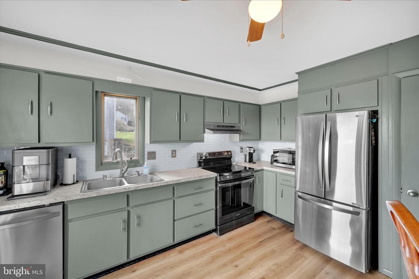 205 Pembroke Drive photo 11
