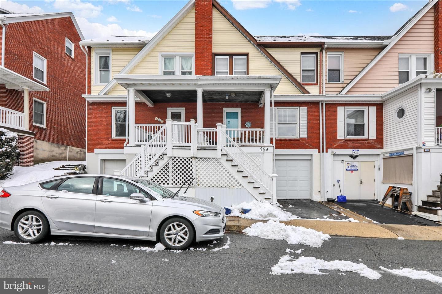 564 Marshall Avenue photo 2