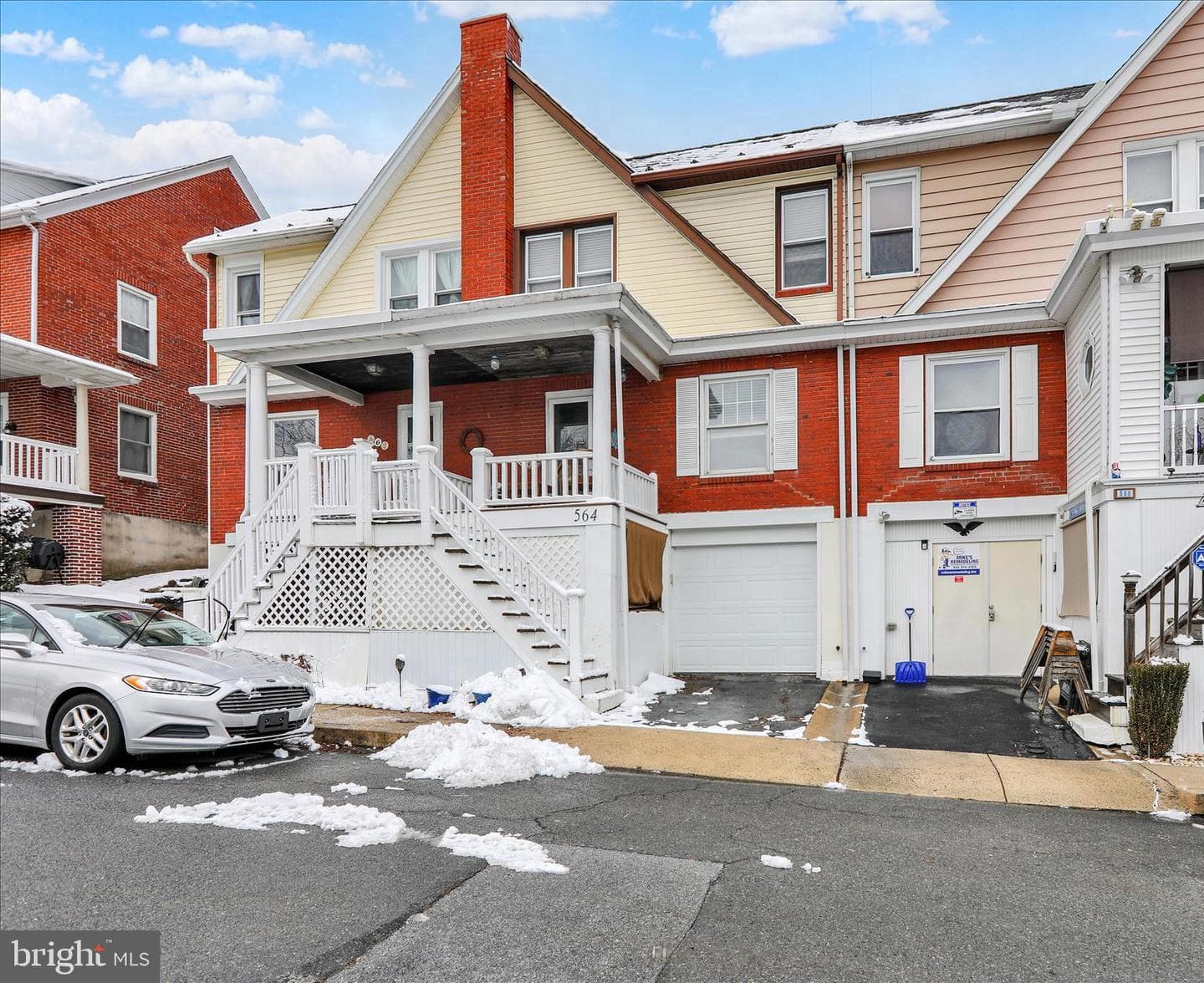 564 Marshall Avenue photo 4