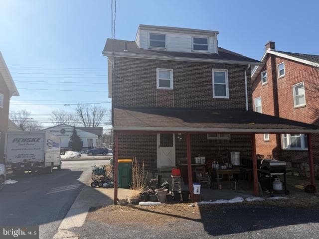 207 Revere photo 4