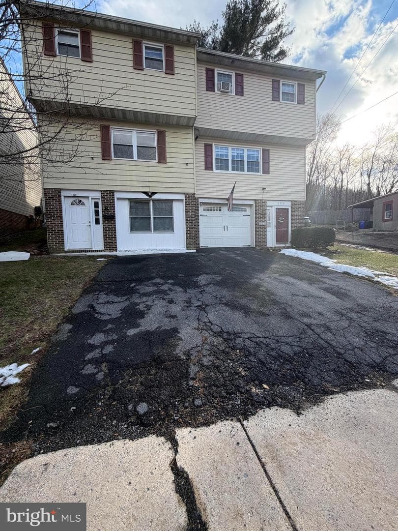 1322 Fairview Street photo 2