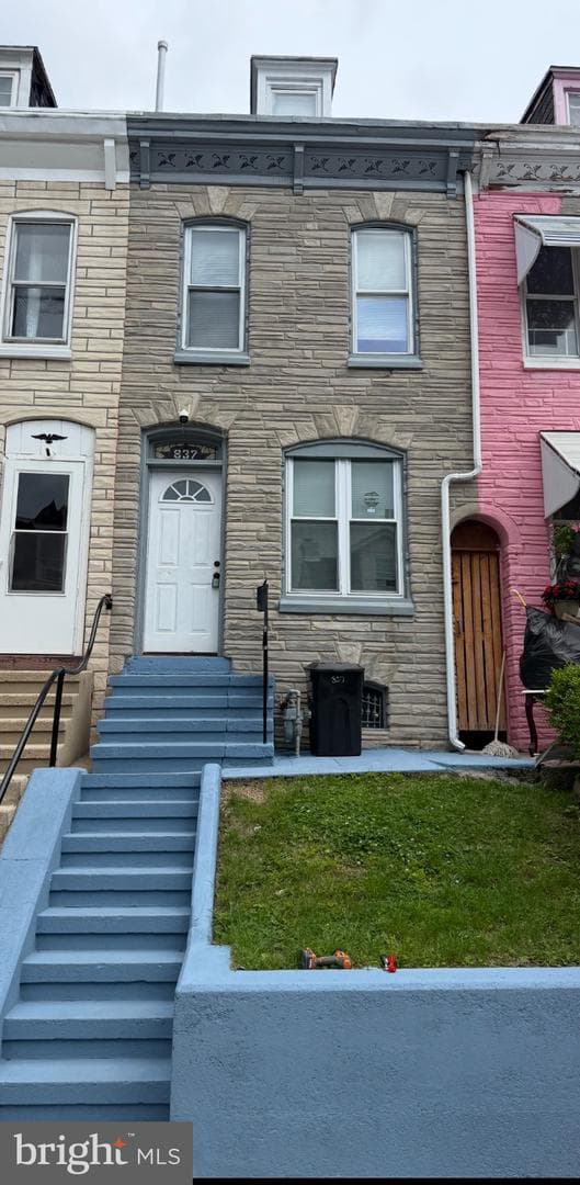 837 Locust Street, Reading