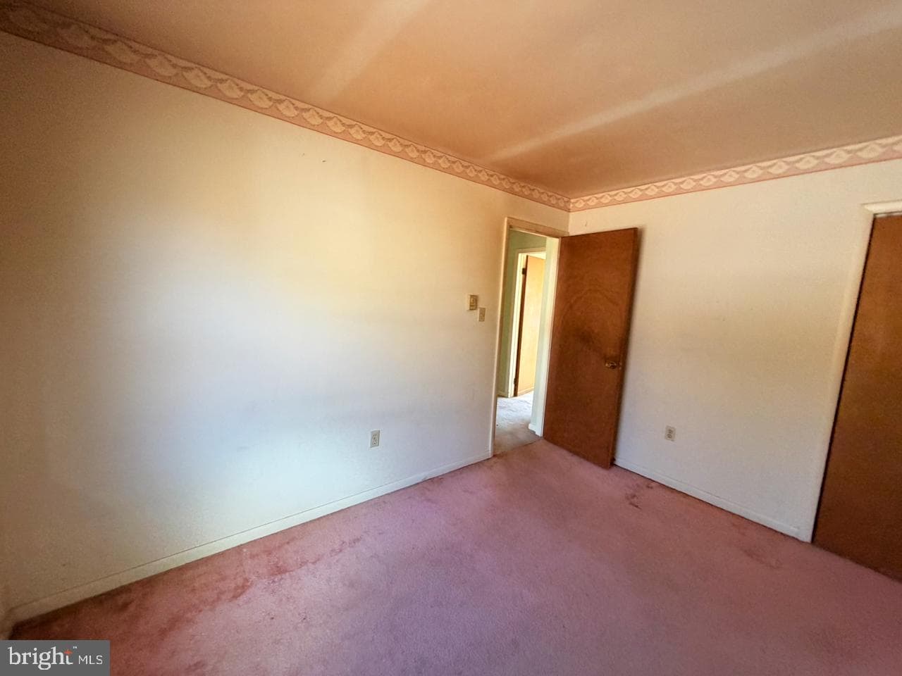 3804 Saint Lawrence Avenue photo 20