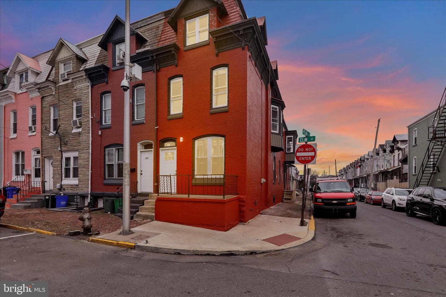 131 Elm Street photo 2