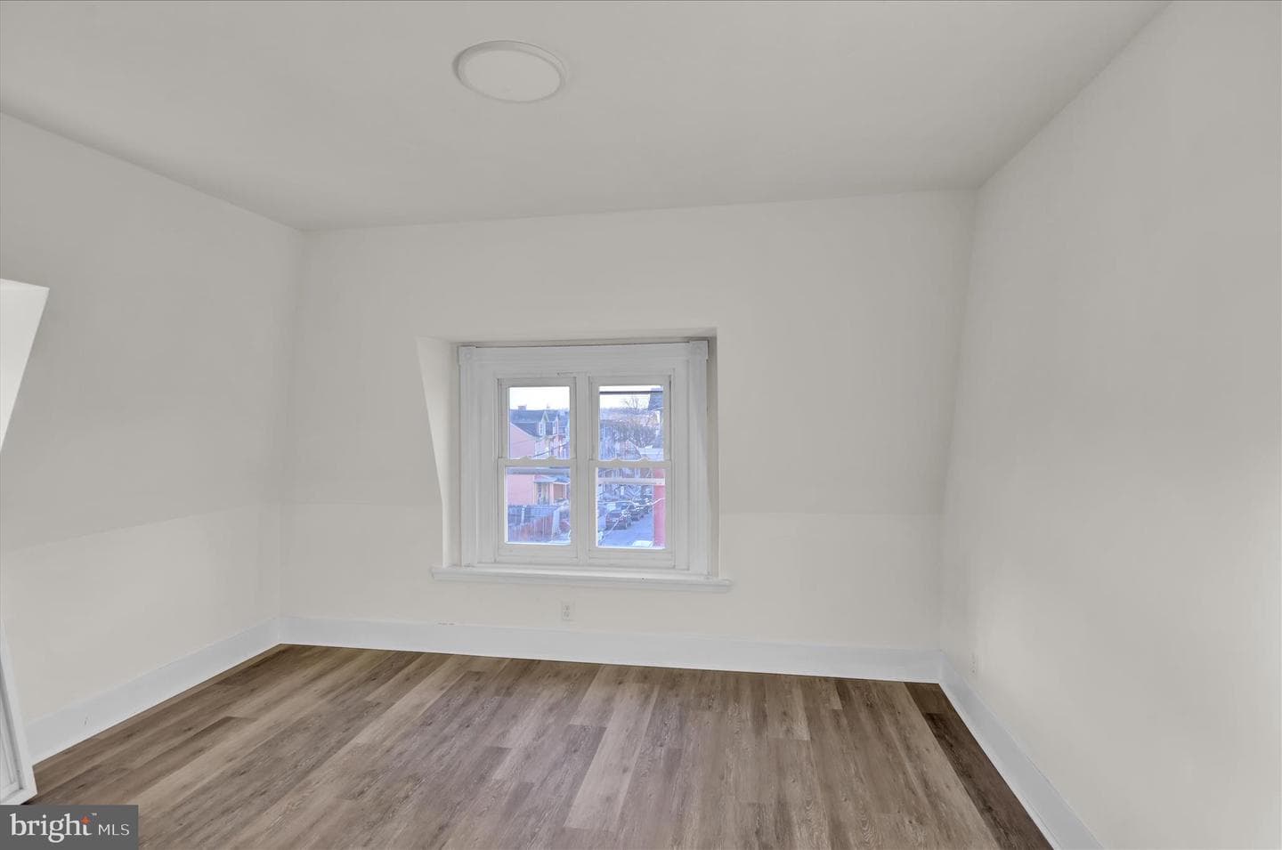 131 Elm Street photo 28