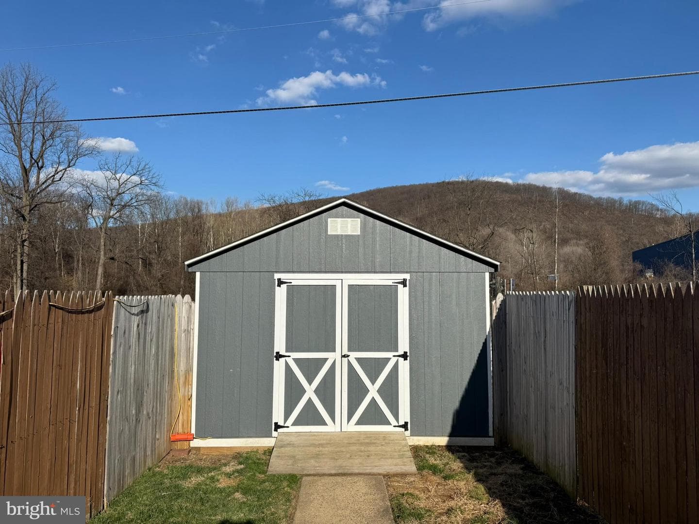 355 Hazel Street photo 22