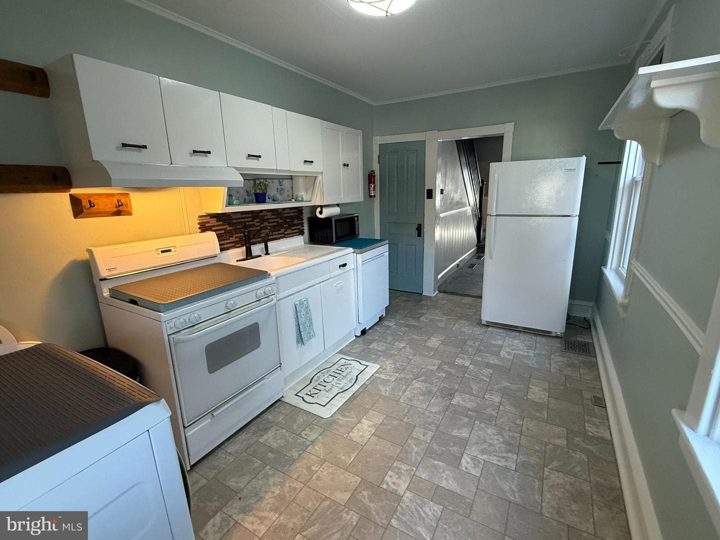 355 Hazel Street photo 8