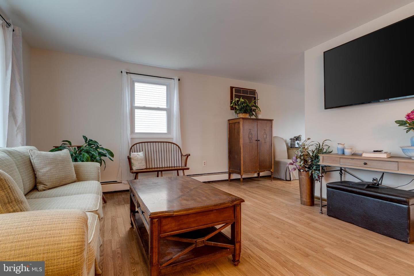 906 Berks Street photo 5