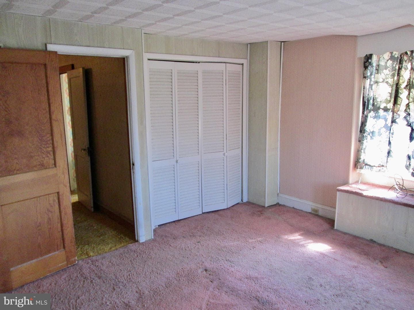 431 Raymond Street photo 17