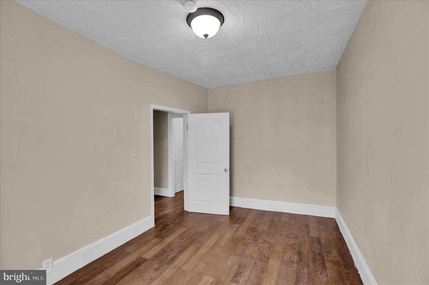 230 S 4th Street photo 13