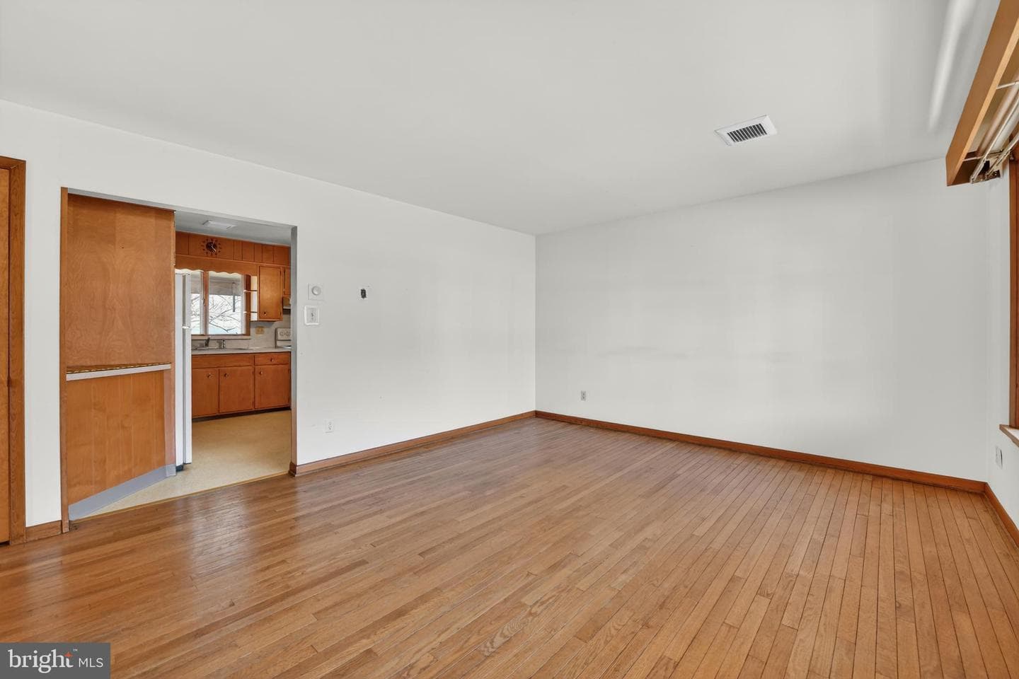 321 Lindbergh Avenue photo 5