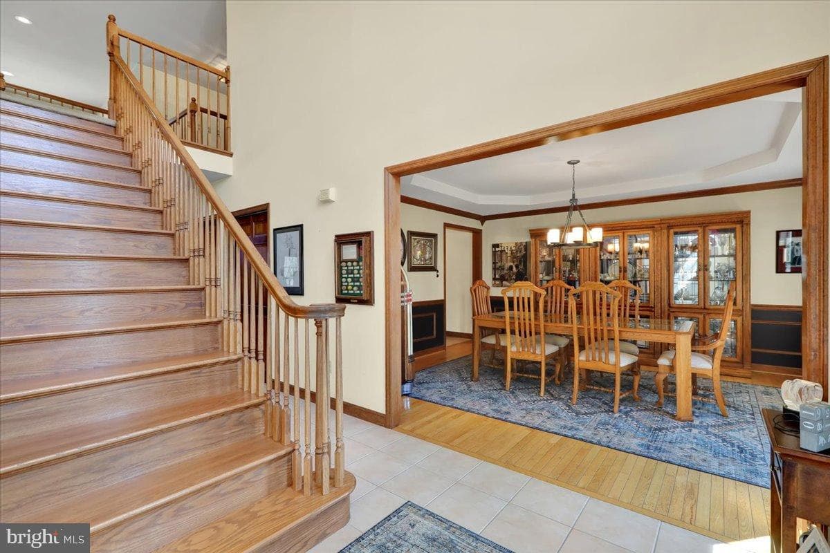 23 Laura Court photo 3