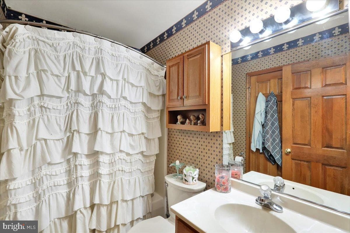 23 Laura Court photo 43