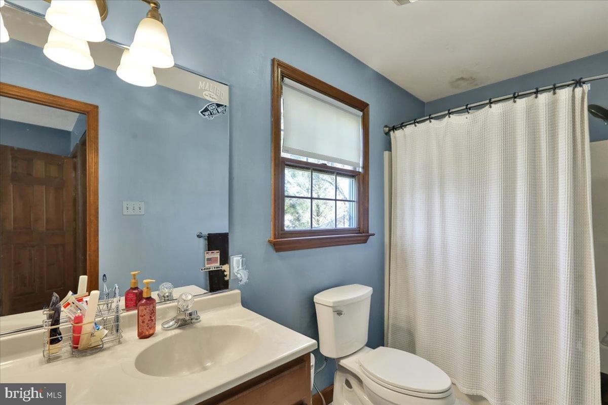 23 Laura Court photo 46