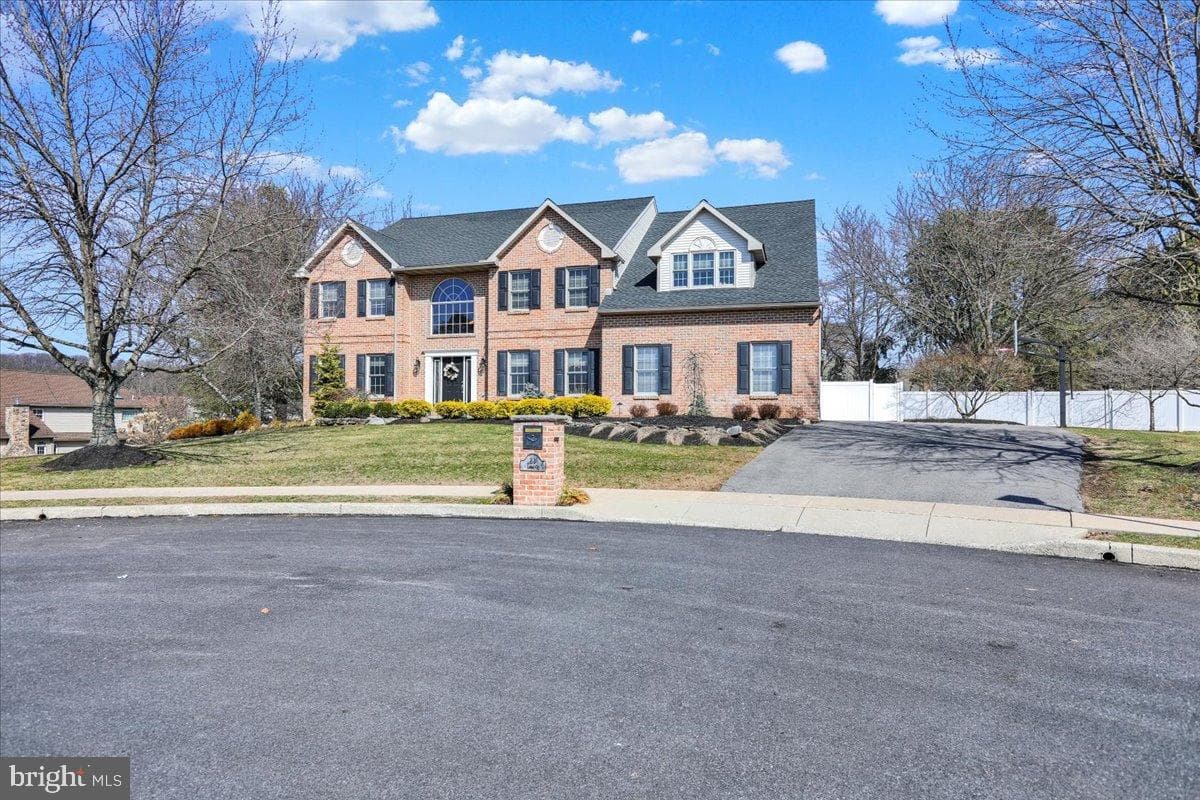 23 Laura Court photo 65