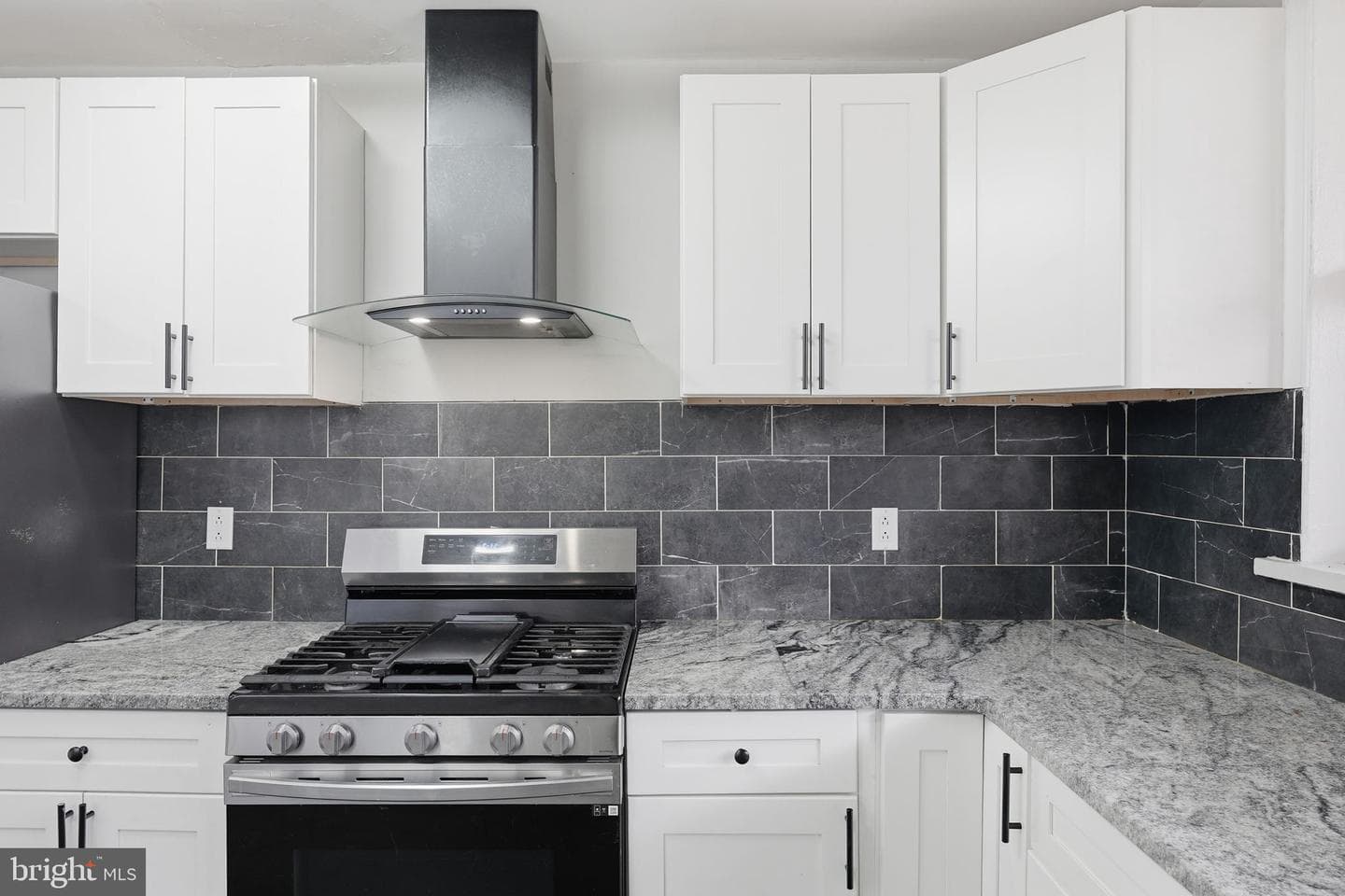 1043 Mulberry Street photo 20
