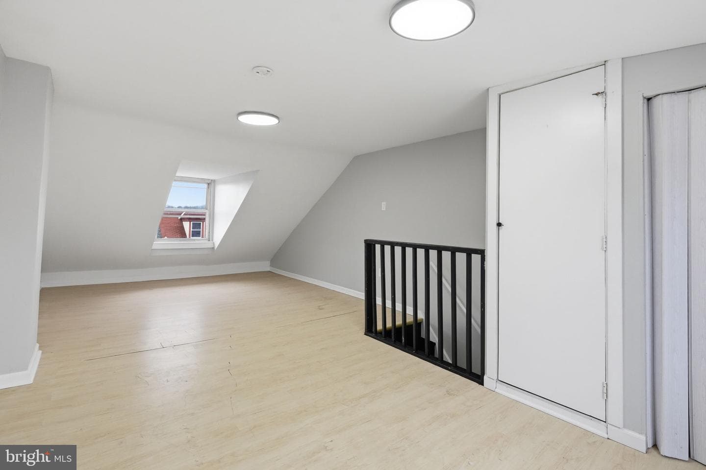 1043 Mulberry Street photo 37