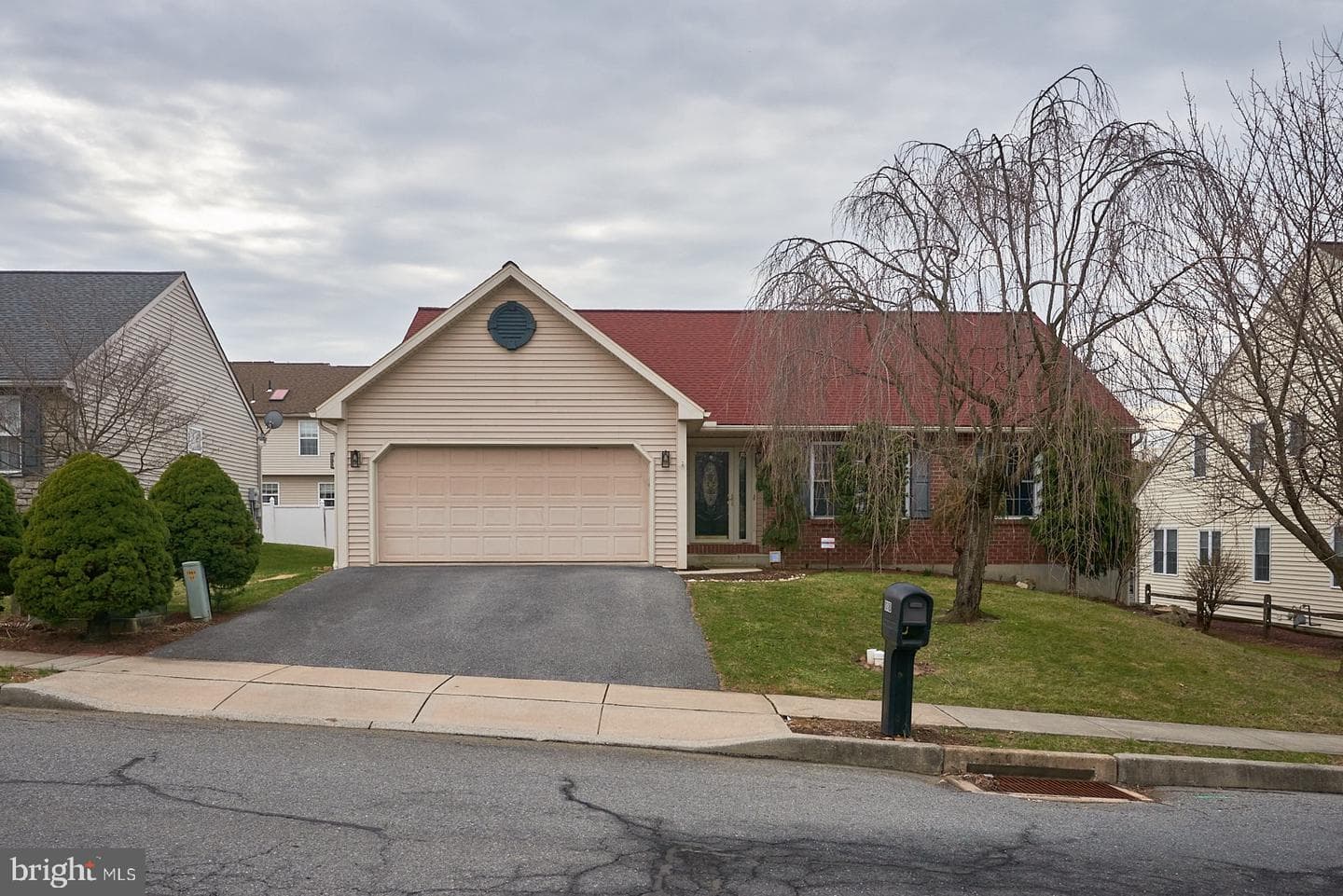 1018 Bowman Street photo 2