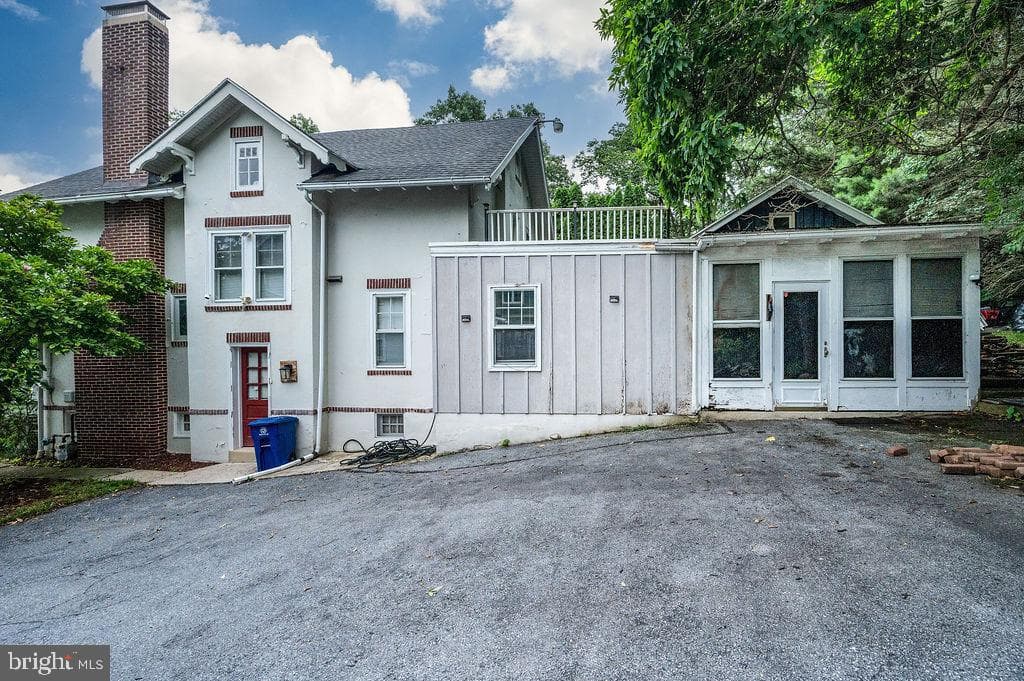 2446 Grandview Avenue photo 37
