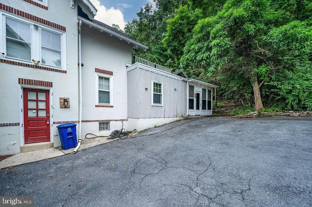 2446 Grandview Avenue photo 38