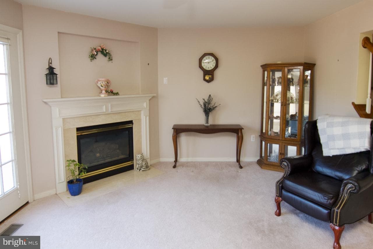 200 Walton Court photo 11