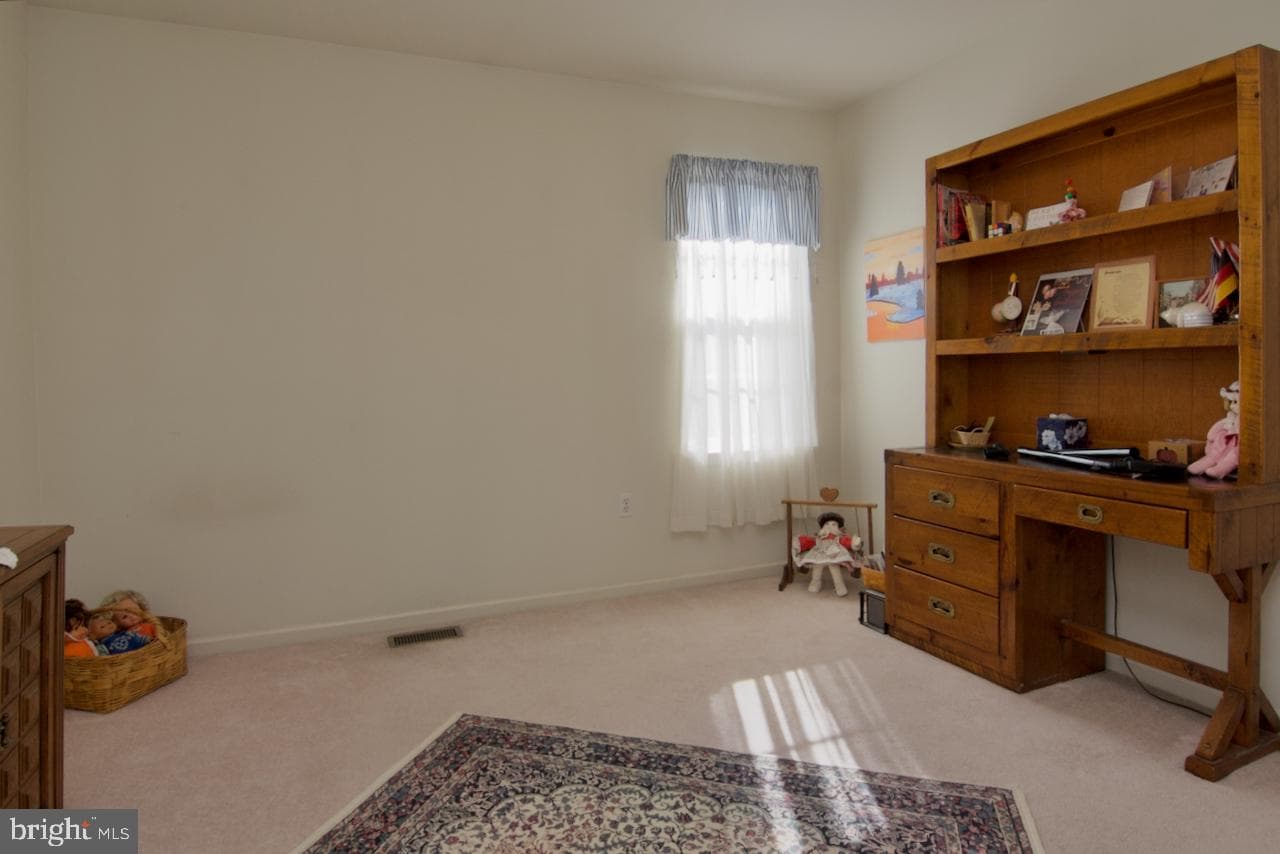 200 Walton Court photo 18