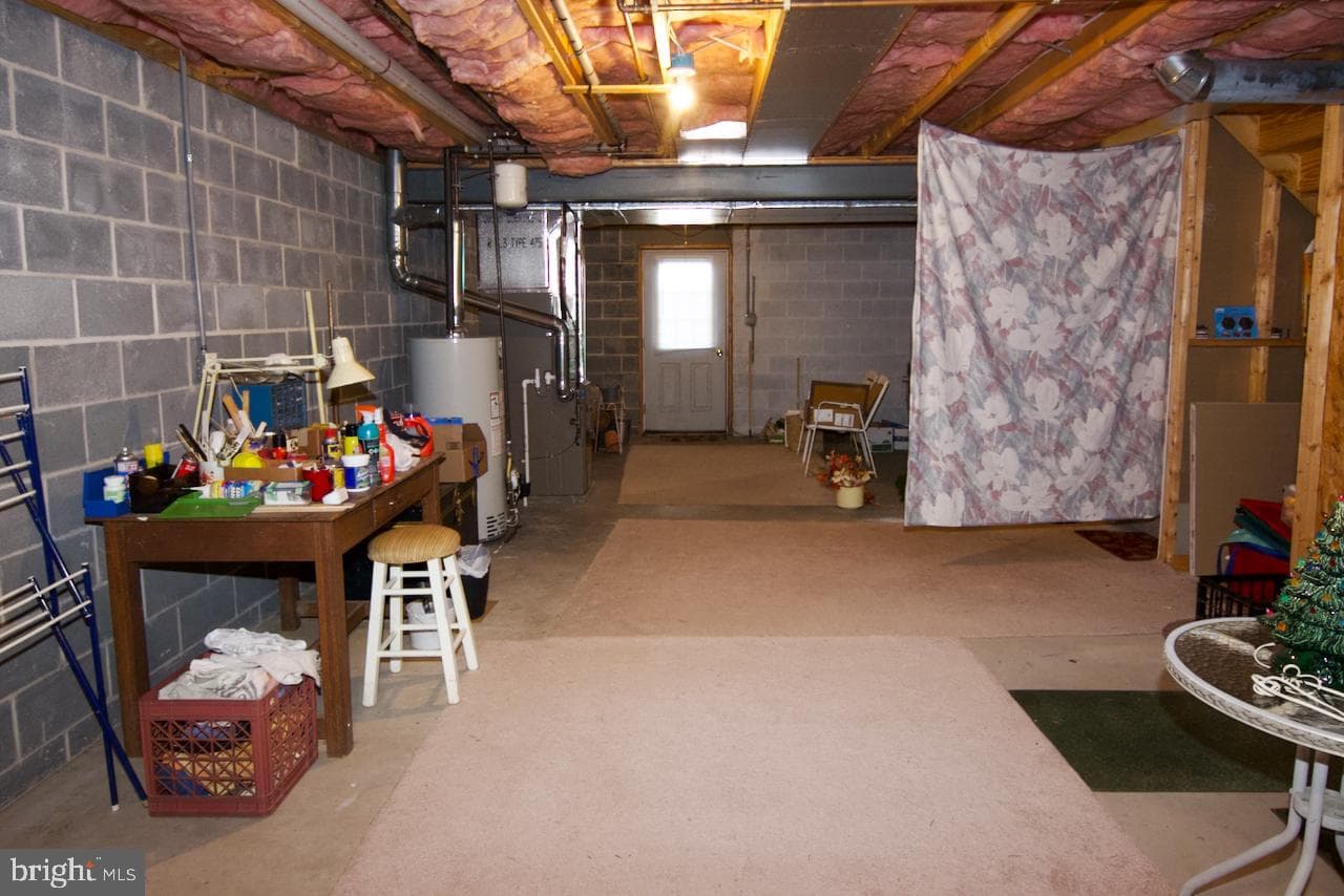 200 Walton Court photo 23