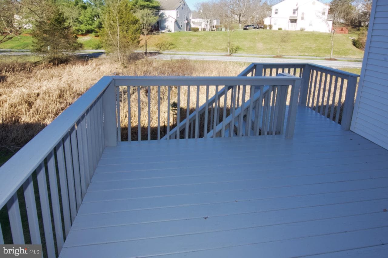 200 Walton Court photo 27